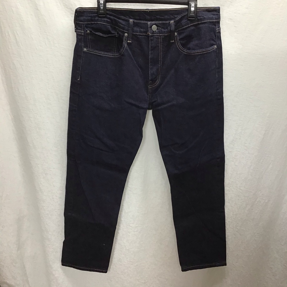 Like-new Levi’s 502 dark wash jeans 34 x 30